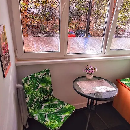 The Yellow King - Luxurious