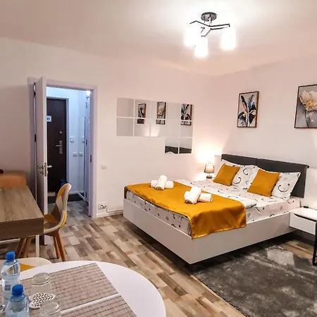 Apartment The Yellow King - Luxurious Bucharest