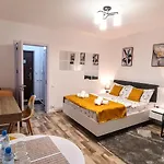 Apartman The Yellow King - Luxurious Bukarest