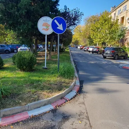 The Yellow King - Luxurious Apartmán