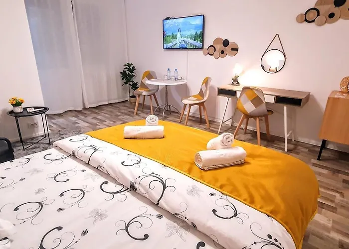 The Yellow King - Luxurious Apartmán