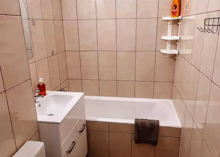 The Yellow King - Luxurious Bukurešť